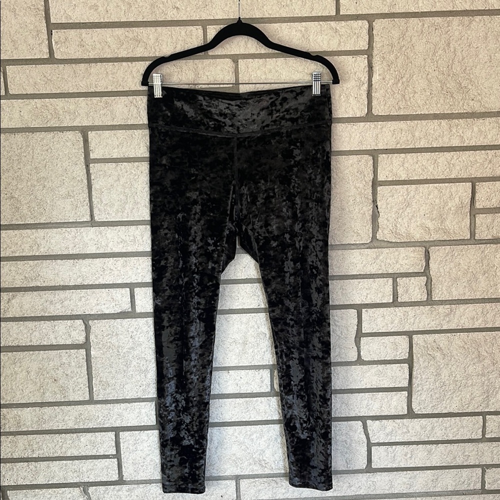PINK- VS Black Leggings